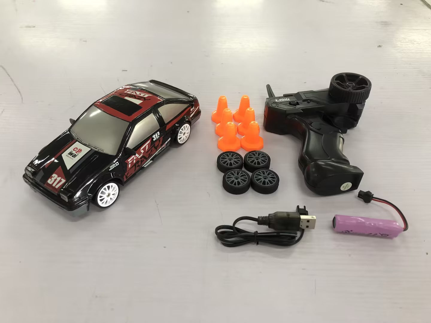 2.4G 4WD RC Drift Car With Changeable Tires Included